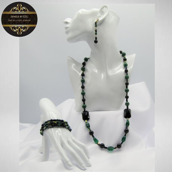 BLACK & GREEN Beaded Jewelry Set - Picture 1 of 5